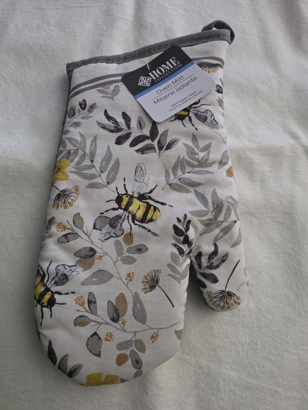 Home Collection Bee & Leaf Oven Mitt - Yellow, Gray, Black